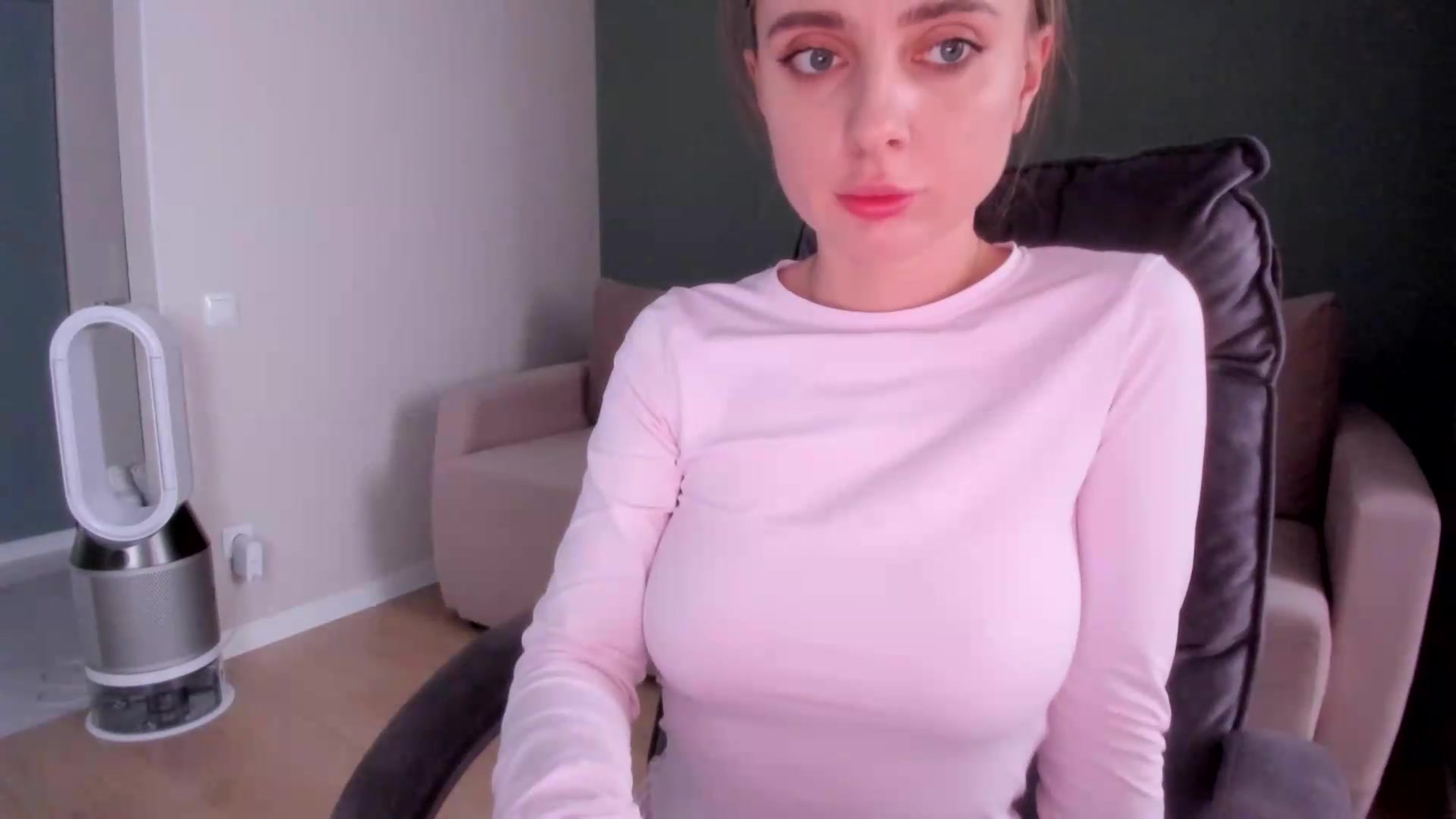 Gallery image thumbnail from Iam_Sasha's myfreecams stream on, 09/13/2026, 13:30 image 16 of 20
