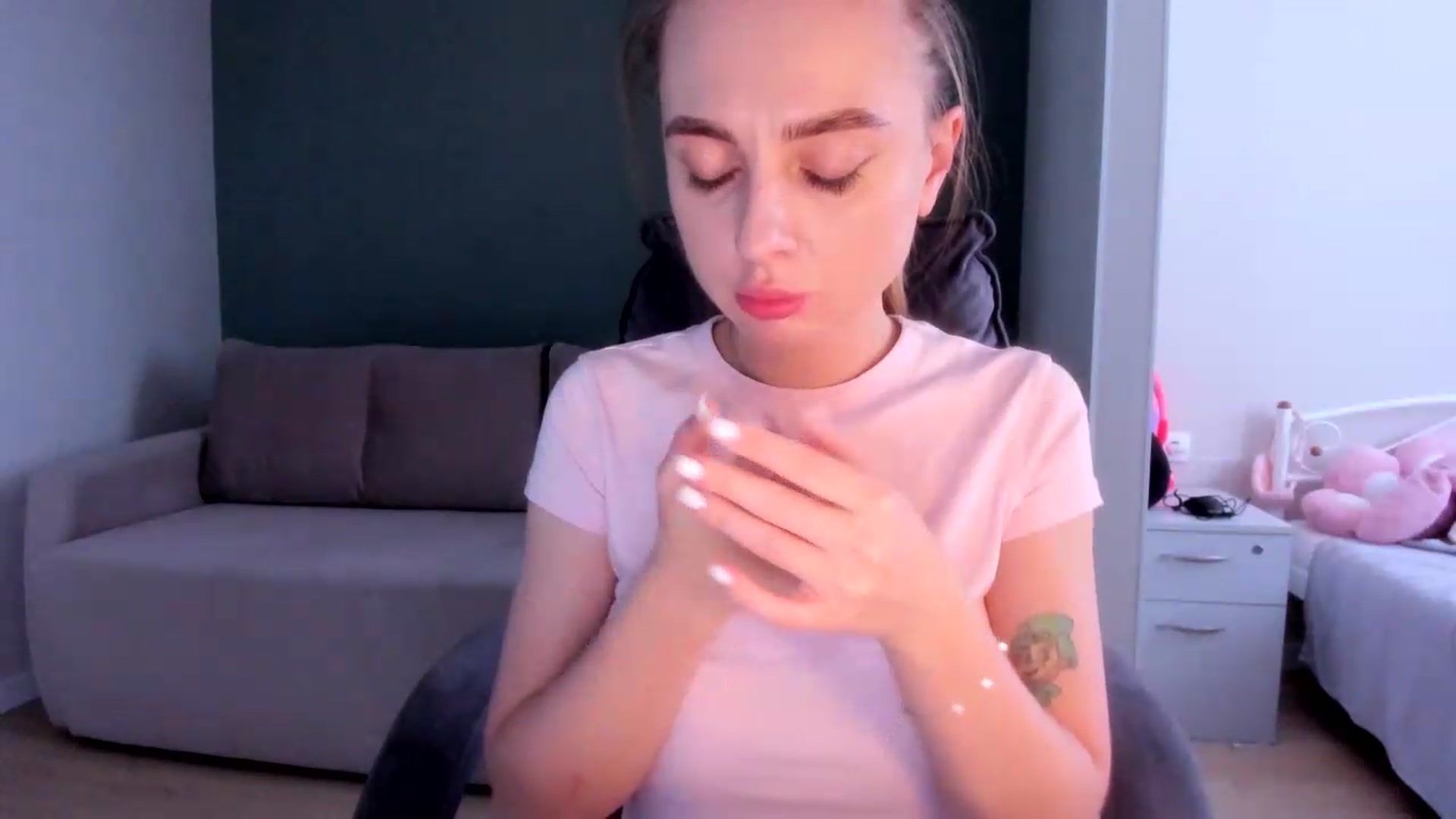 Gallery image thumbnail from Iam_Sasha's myfreecams stream on, 09/15/2026, 12:26 image 6 of 20