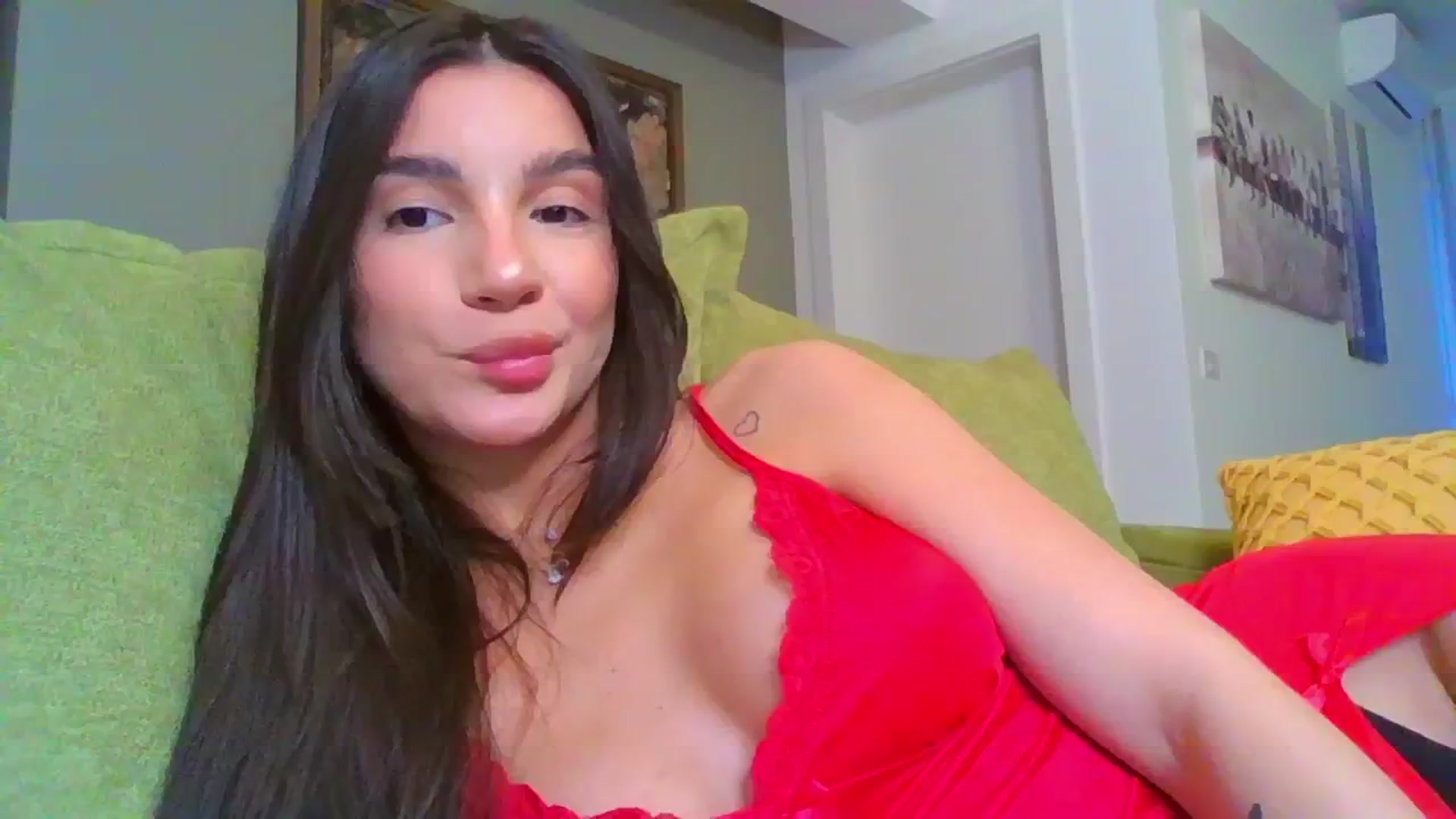 Gallery image thumbnail from Iamonline's myfreecams stream on, 03/06/2024, 16:33 image 14 of 20