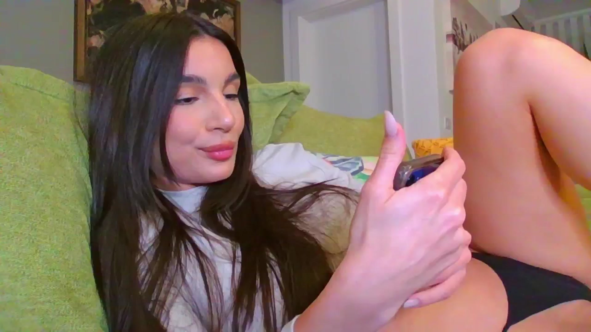 Gallery image thumbnail from Iamonline's myfreecams stream on, 03/06/2024, 17:47 image 18 of 20
