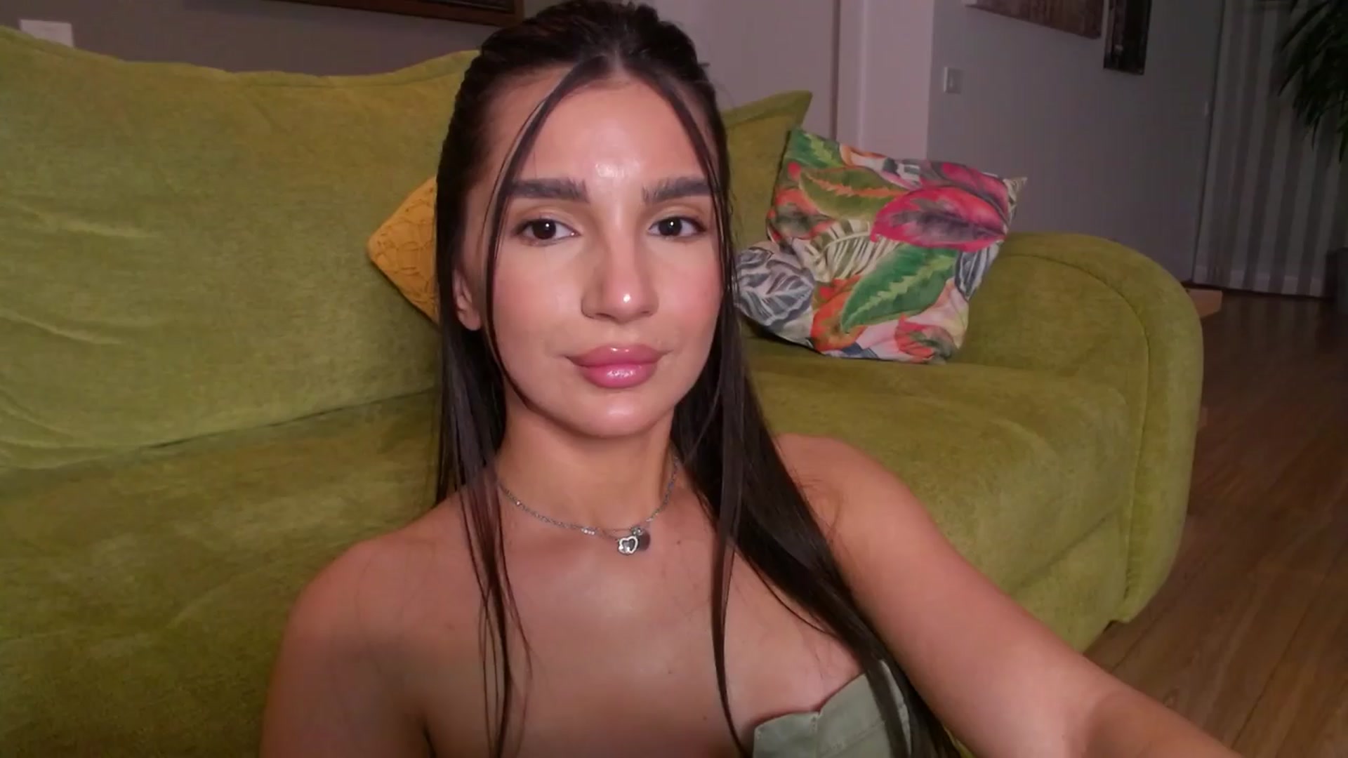 Gallery image thumbnail from Iamonline's myfreecams stream on, 03/21/2024, 17:43 image 5 of 20