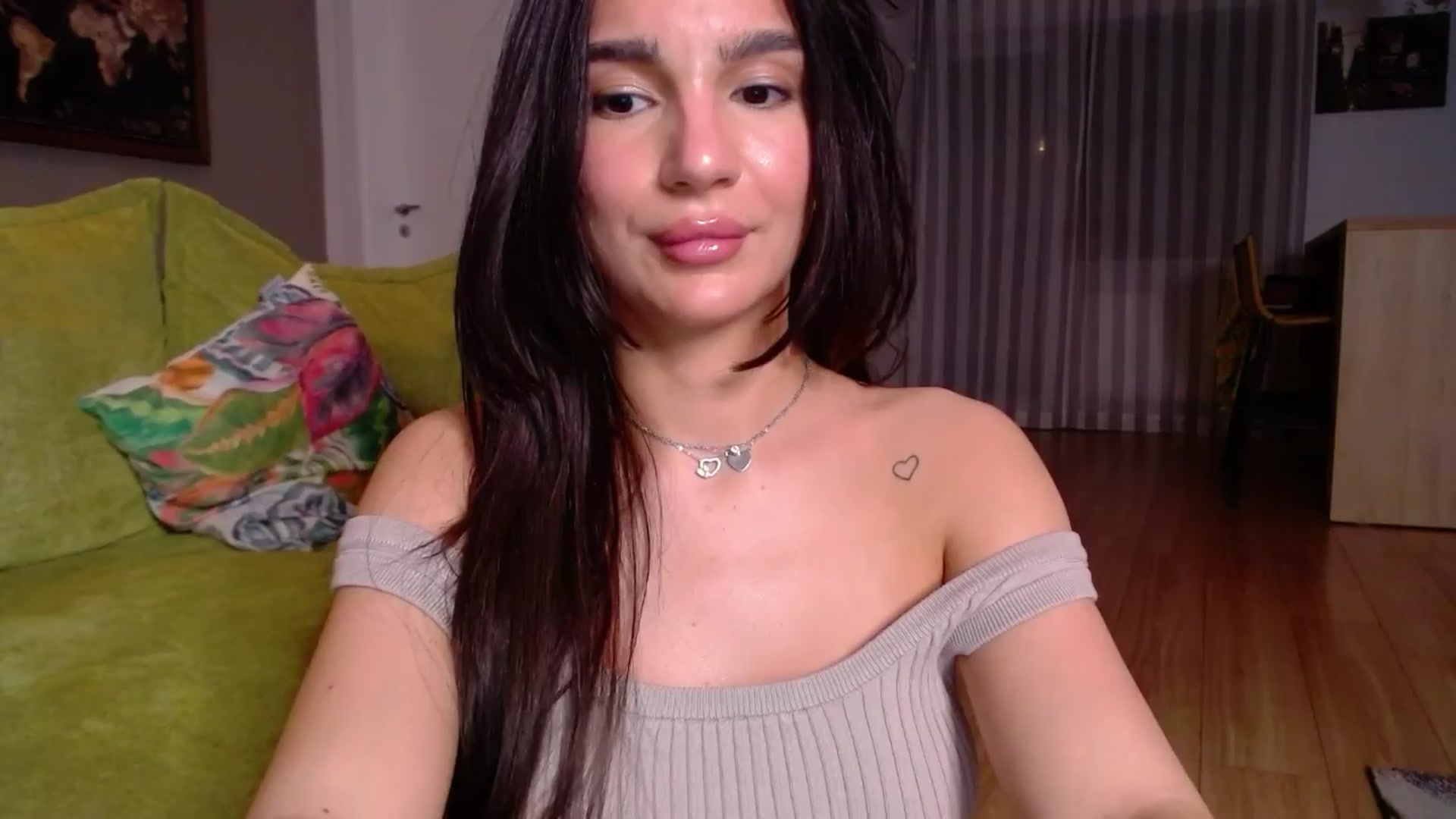 Gallery image thumbnail from Iamonline's myfreecams stream on, 03/25/2024, 18:15 image 19 of 20