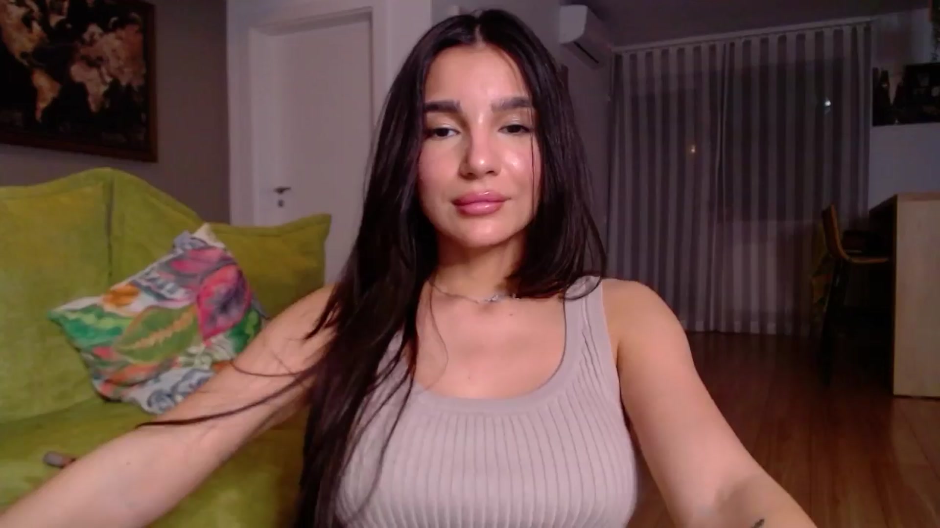 Gallery image thumbnail from Iamonline's myfreecams stream on, 03/25/2024, 18:15 image 8 of 20