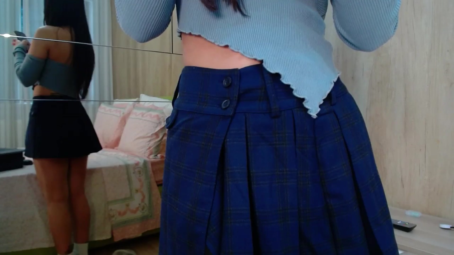 Gallery image thumbnail from Iamonline's myfreecams stream on, 04/07/2024, 13:46 image 14 of 20