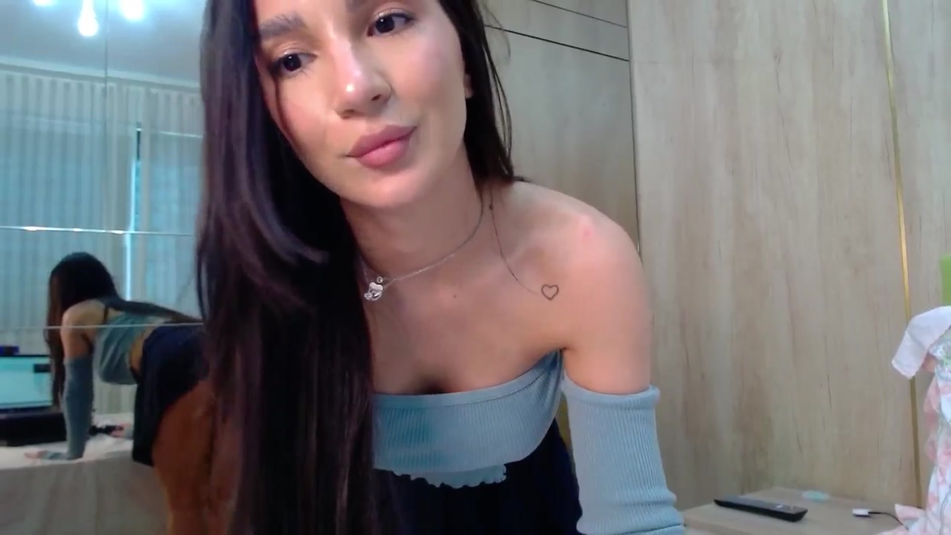 Gallery image thumbnail from Iamonline's myfreecams stream on, 04/07/2024, 13:46 image 17 of 20