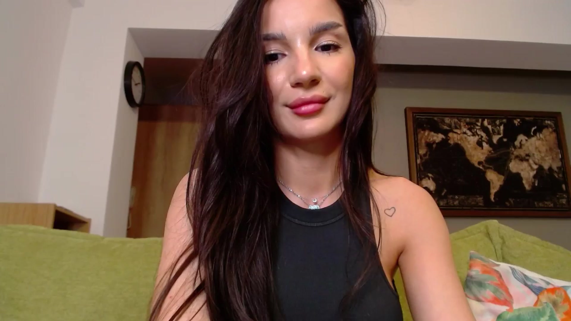 Gallery image thumbnail from Iamonline's myfreecams stream on, 04/09/2024, 11:11 image 15 of 20