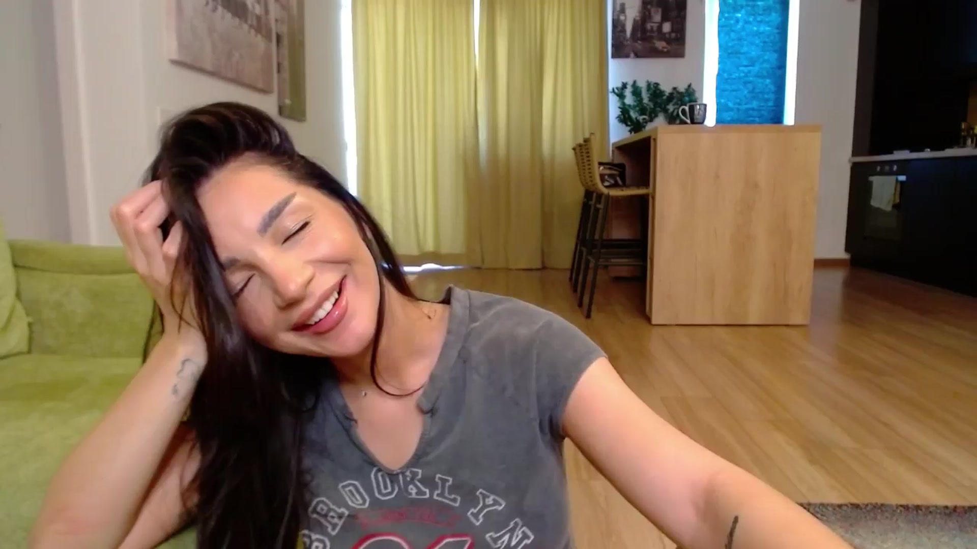 Gallery image thumbnail from Iamonline's myfreecams stream on, 04/12/2024, 10:36 image 14 of 20