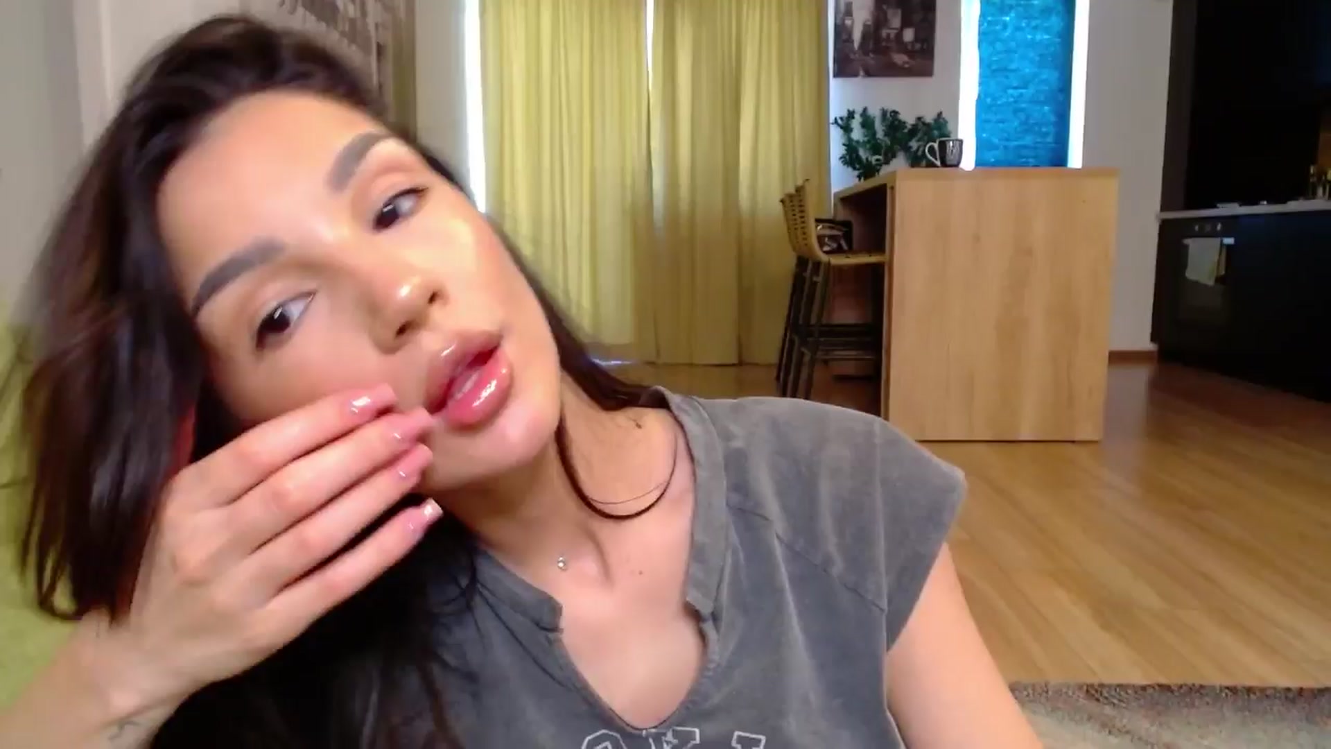 Gallery image thumbnail from Iamonline's myfreecams stream on, 04/12/2024, 10:36 image 13 of 20