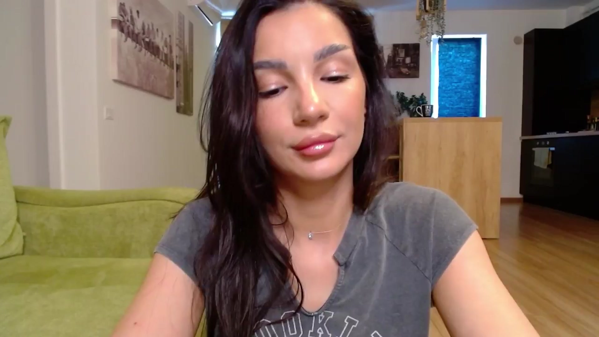 Gallery image thumbnail from Iamonline's myfreecams stream on, 04/12/2024, 10:36 image 8 of 20
