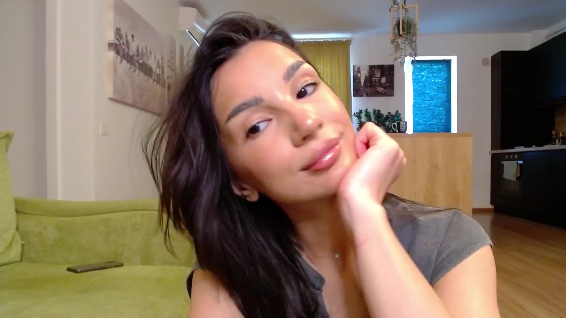 Gallery image thumbnail from Iamonline's myfreecams stream on, 04/12/2024, 10:36 image 3 of 20