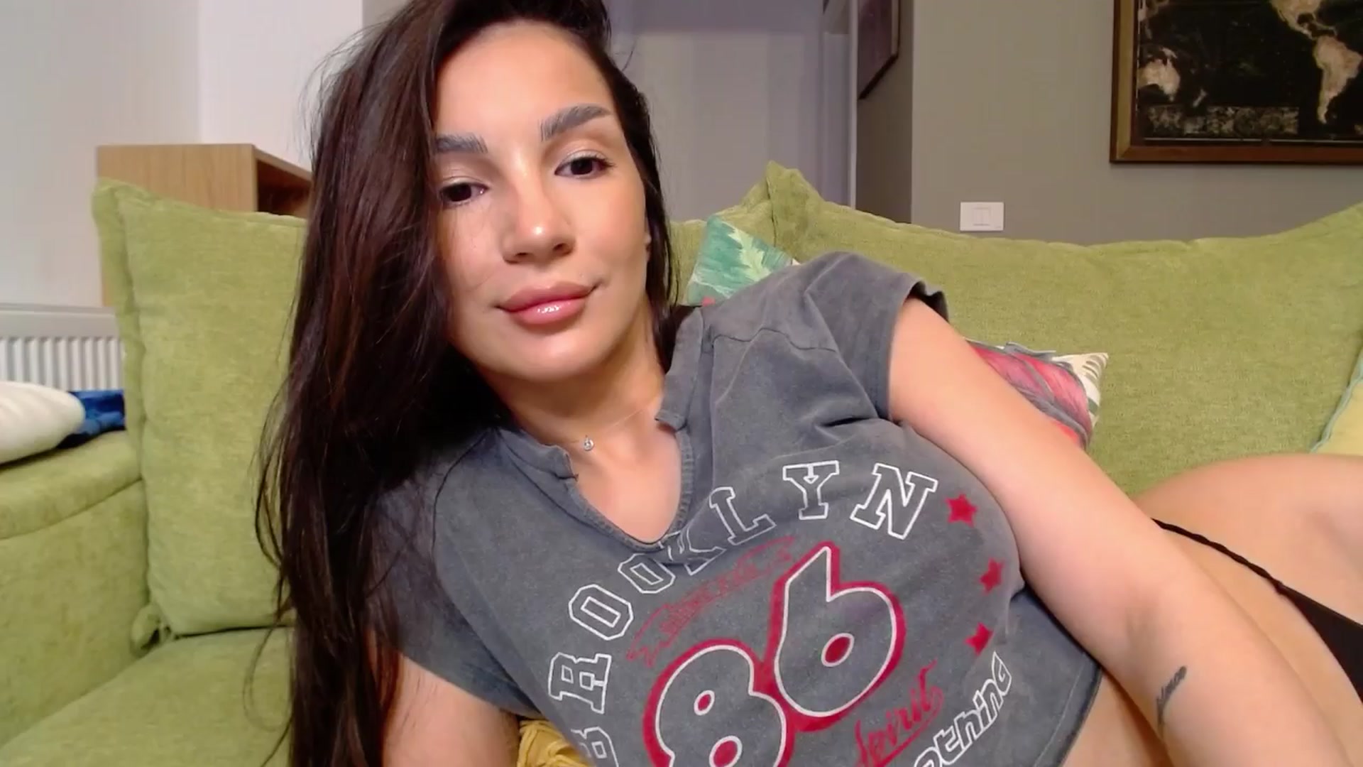 Gallery image thumbnail from Iamonline's myfreecams stream on, 04/12/2024, 10:36 image 18 of 20