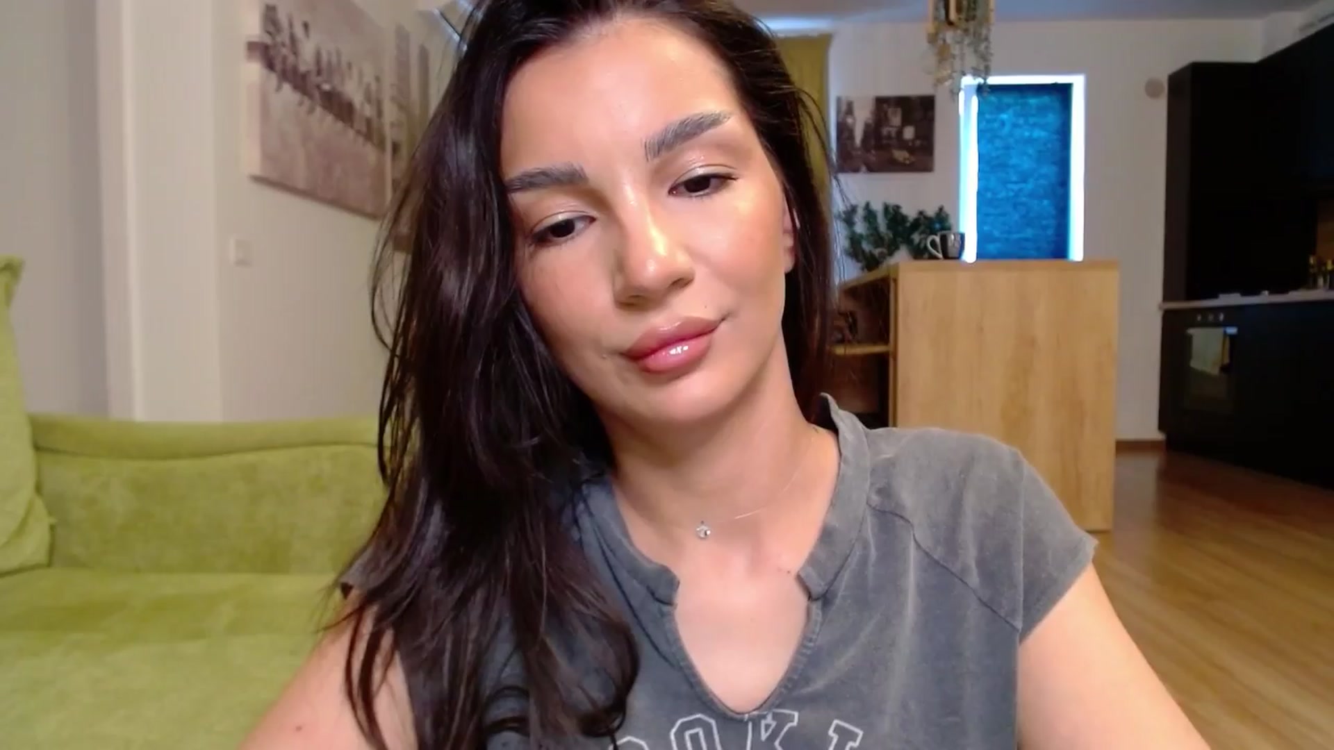 Gallery image thumbnail from Iamonline's myfreecams stream on, 04/12/2024, 10:36 image 7 of 20