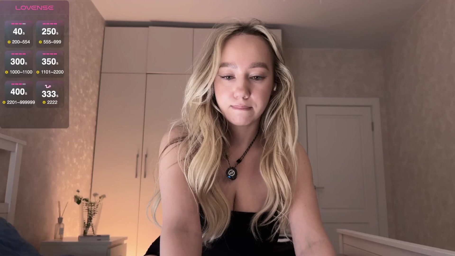 Gallery image thumbnail from IcePrincess_'s myfreecams stream on, 11/01/2025, 19:10 image 15 of 20