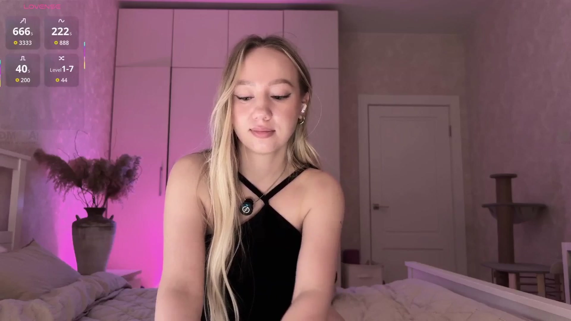 Gallery image thumbnail from IcePrincess_'s myfreecams stream on, 04/21/2026, 21:22 image 9 of 20