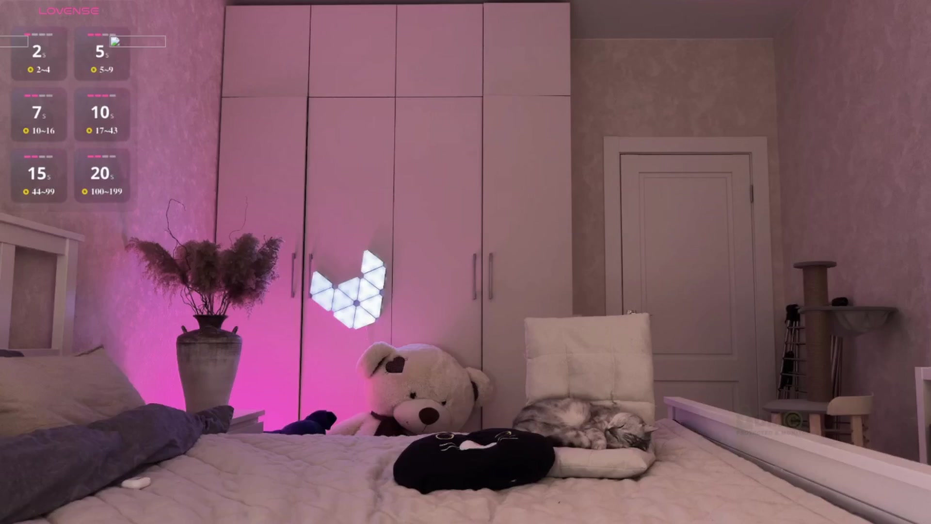 Gallery image thumbnail from IcePrincess_'s myfreecams stream on, 04/29/2026, 24:09 image 11 of 20