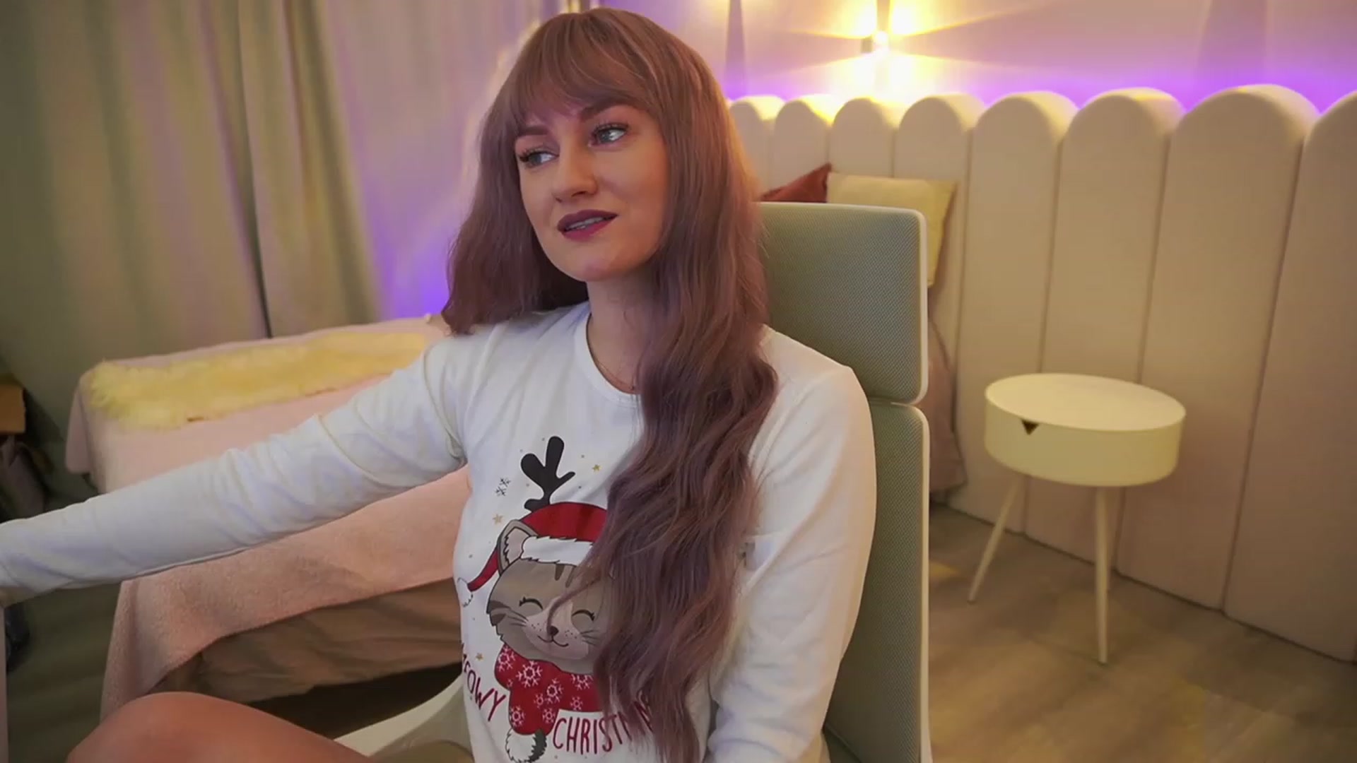 Gallery image thumbnail from Ice_Kitty_'s myfreecams stream on, 12/19/2023, 03:53 image 7 of 20