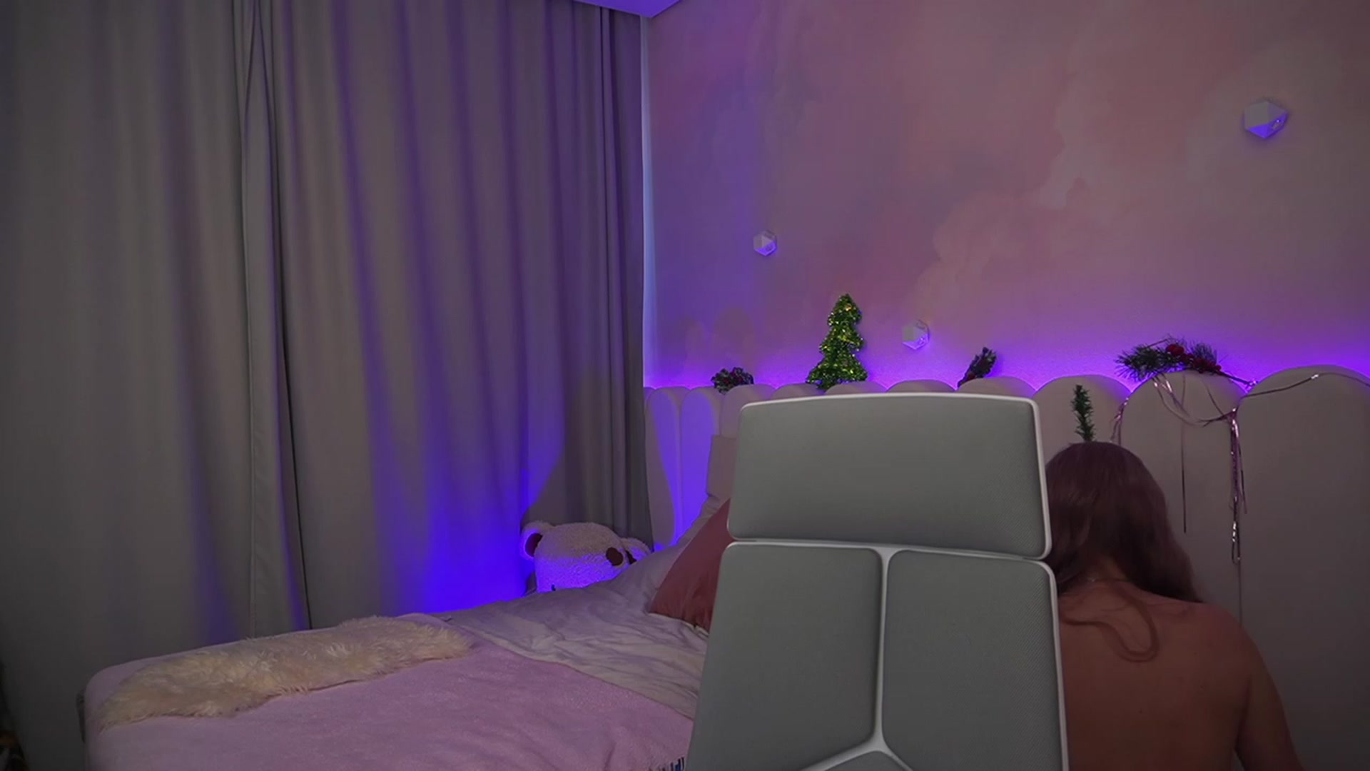 Gallery image thumbnail from Ice_Kitty_'s myfreecams stream on, 01/09/2024, 05:41 image 13 of 20