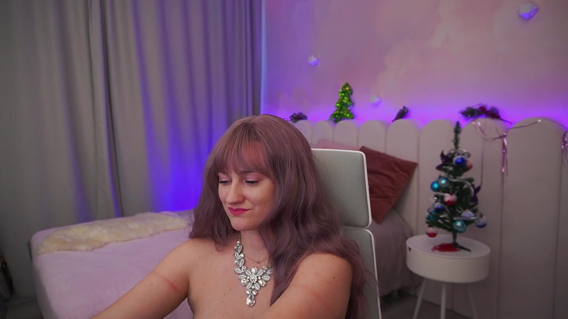 Gallery image thumbnail from Ice_Kitty_'s myfreecams stream on, 01/09/2024, 05:41 image 7 of 20