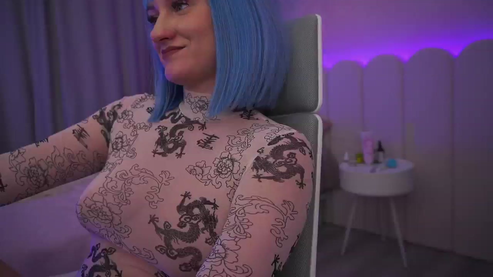 Gallery image thumbnail from Ice_Kitty_'s myfreecams stream on, 04/21/2024, 06:14 image 18 of 20