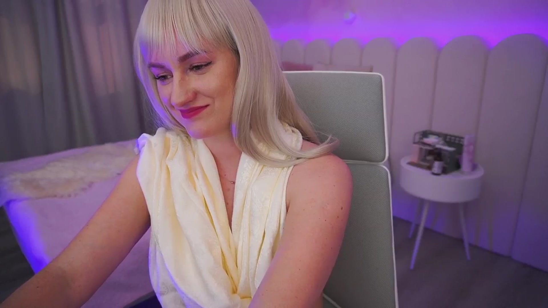 Gallery image thumbnail from Ice_Kitty_'s myfreecams stream on, 05/14/2024, 04:36 image 17 of 20