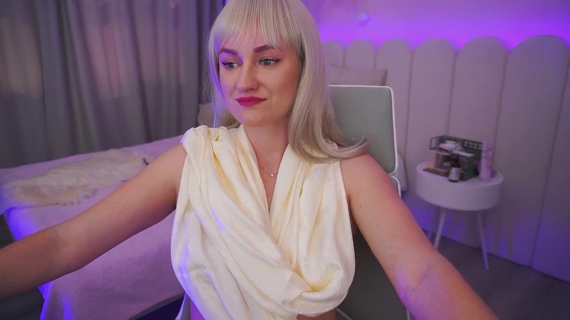 Gallery image thumbnail from Ice_Kitty_'s myfreecams stream on, 05/14/2024, 04:36 image 15 of 20