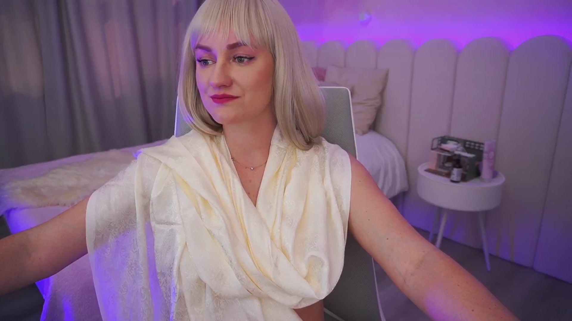 Gallery image thumbnail from Ice_Kitty_'s myfreecams stream on, 05/14/2024, 04:36 image 6 of 20