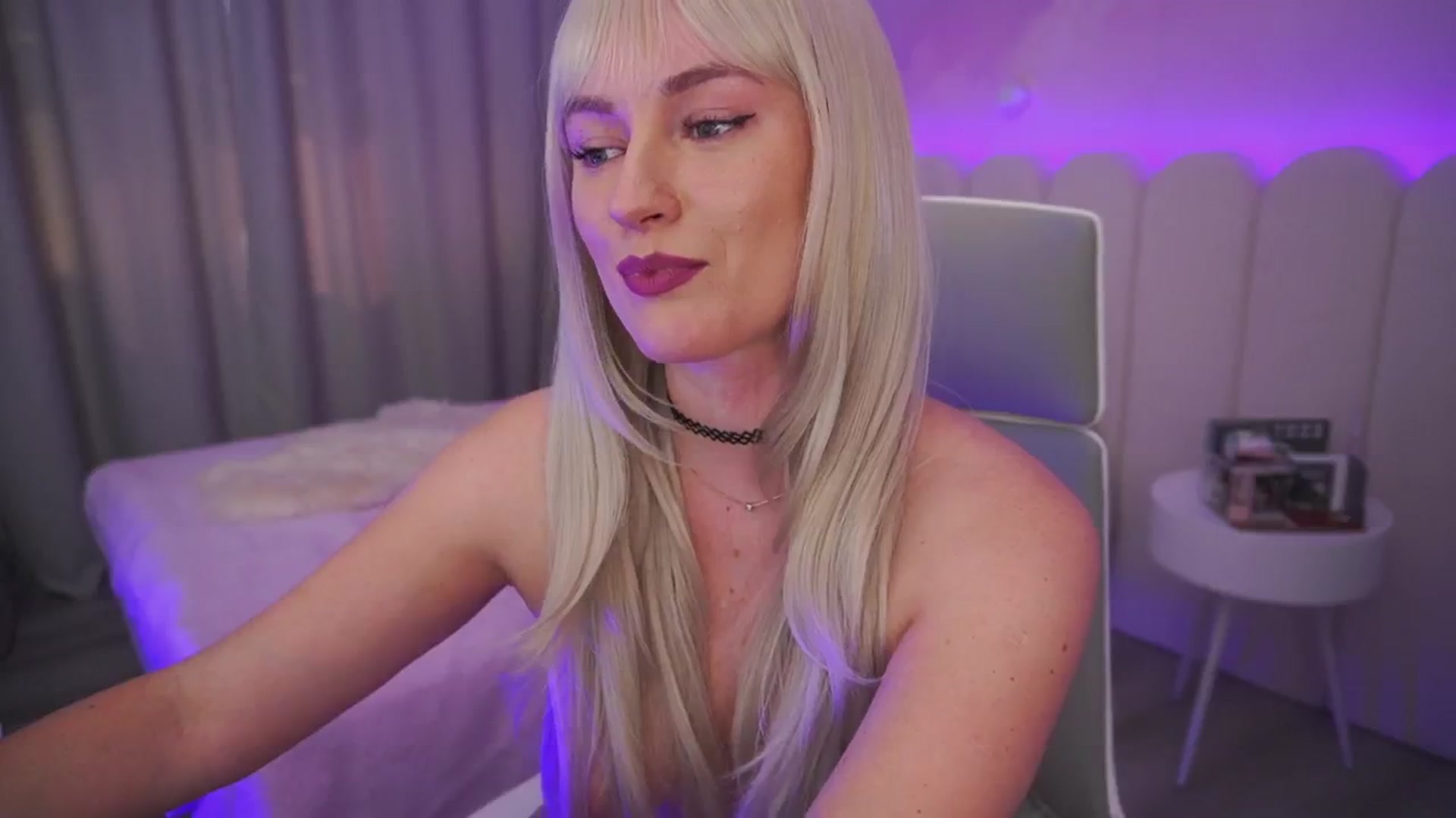 Gallery image thumbnail from Ice_Kitty_'s myfreecams stream on, 05/17/2024, 05:39 image 16 of 20
