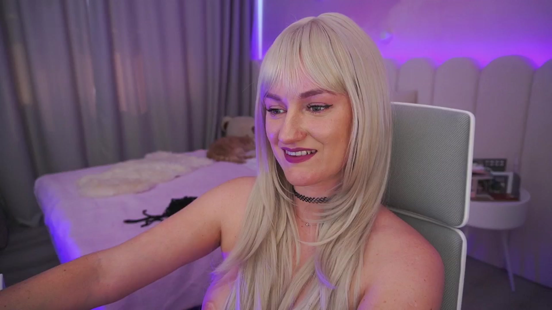 Gallery image thumbnail from Ice_Kitty_'s myfreecams stream on, 05/17/2024, 05:39 image 17 of 20