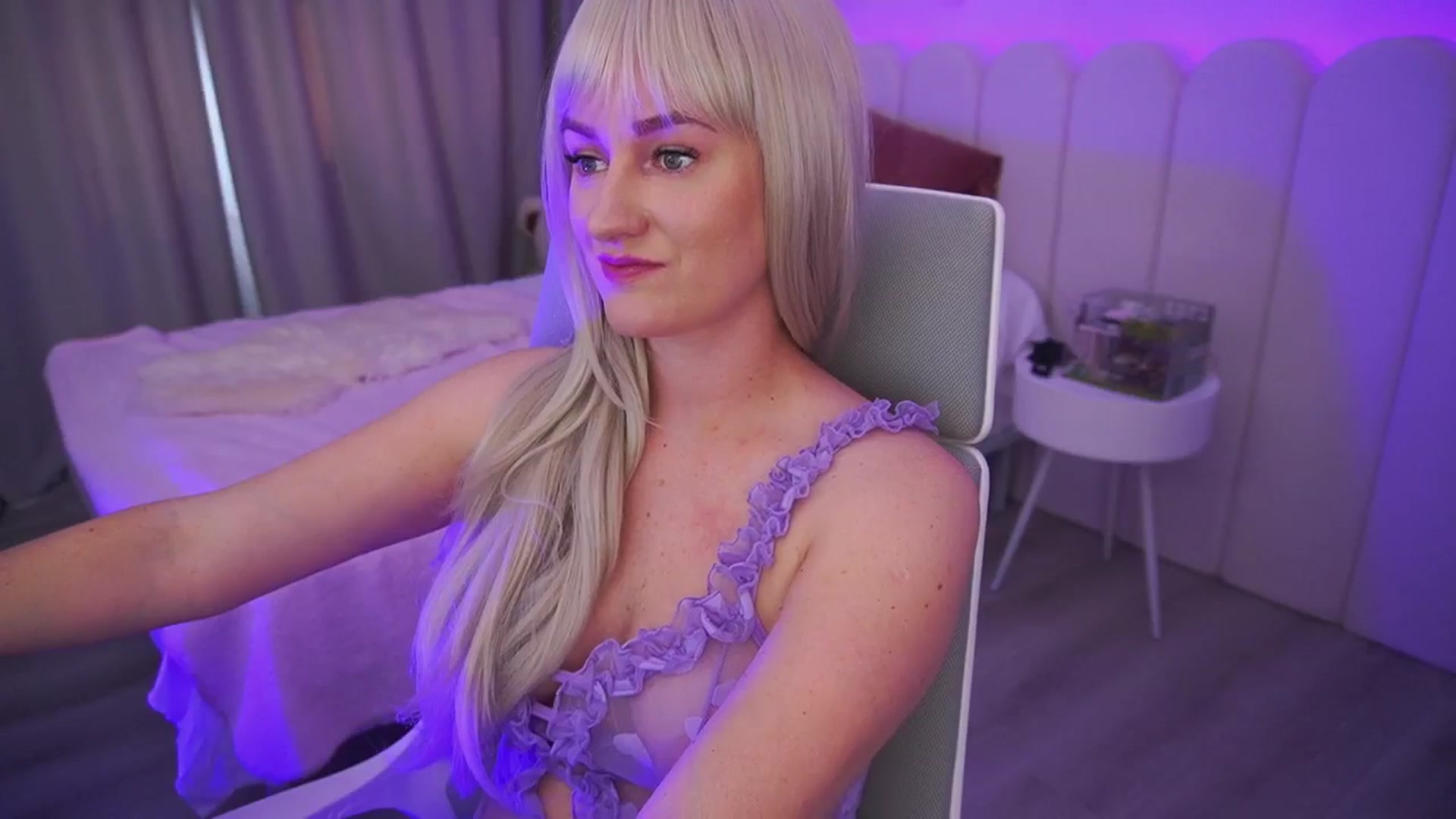 Gallery image thumbnail from Ice_Kitty_'s myfreecams stream on, 05/31/2024, 04:47 image 6 of 20