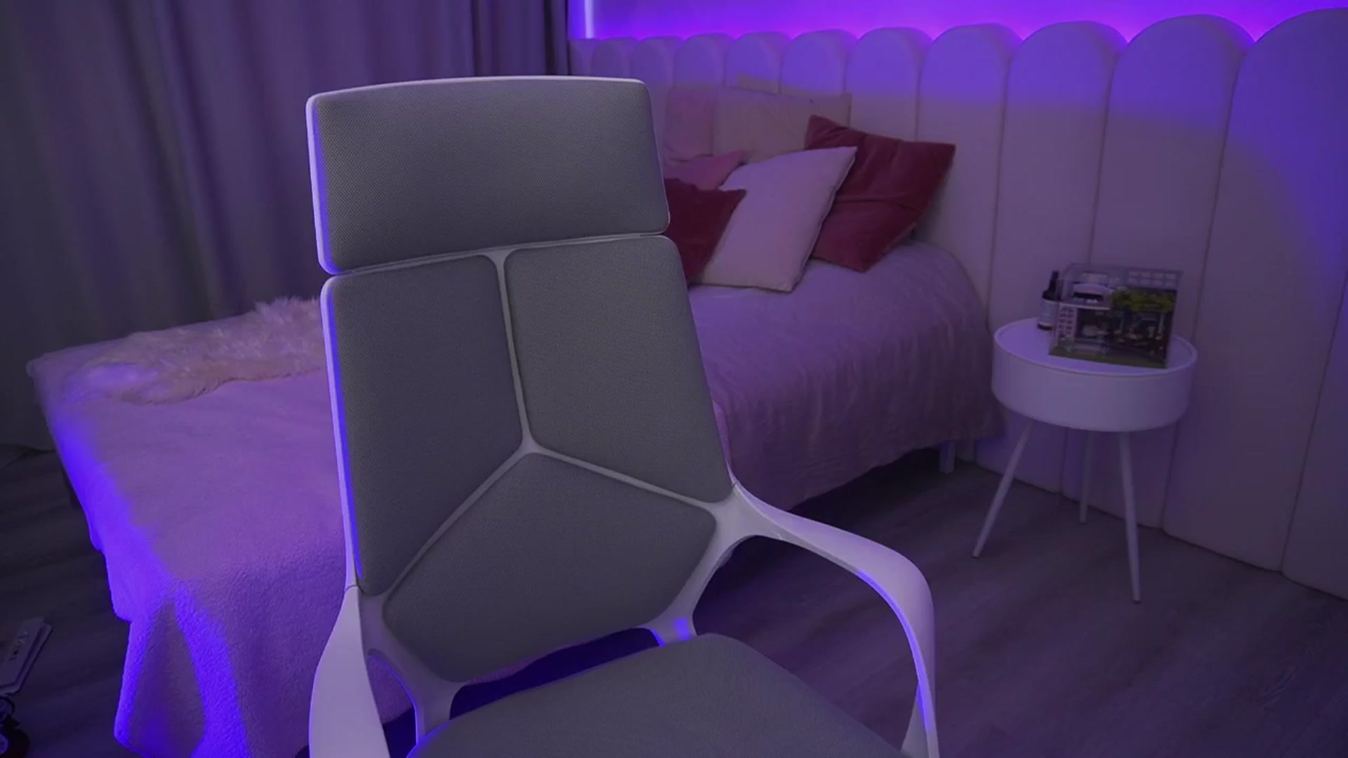 Gallery image thumbnail from Ice_Kitty_'s myfreecams stream on, 06/07/2024, 05:12 image 10 of 20