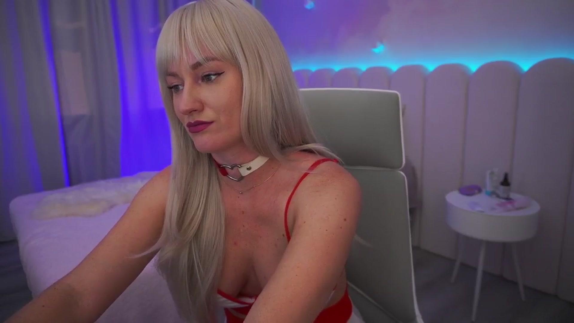 Gallery image thumbnail from Ice_Kitty_'s myfreecams stream on, 07/10/2024, 05:05 image 2 of 20