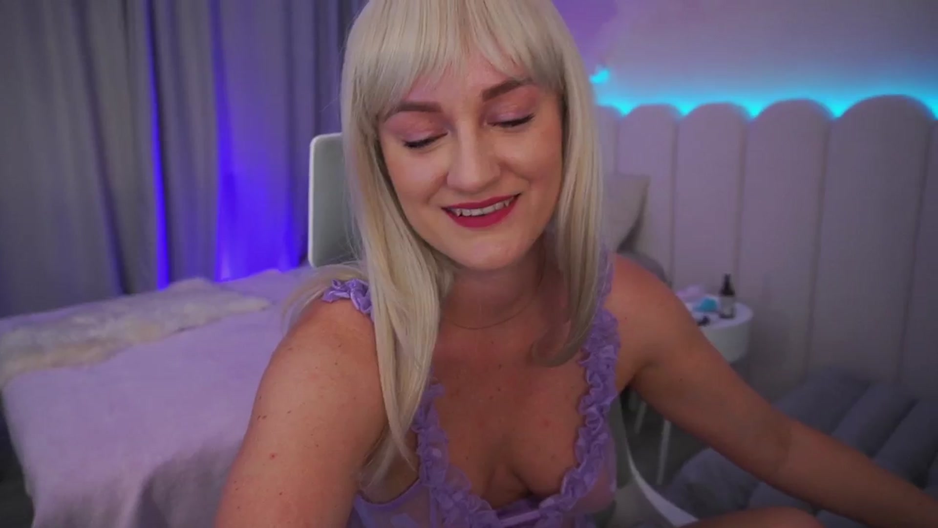 Gallery image thumbnail from Ice_Kitty_'s myfreecams stream on, 07/16/2024, 05:13 image 6 of 20