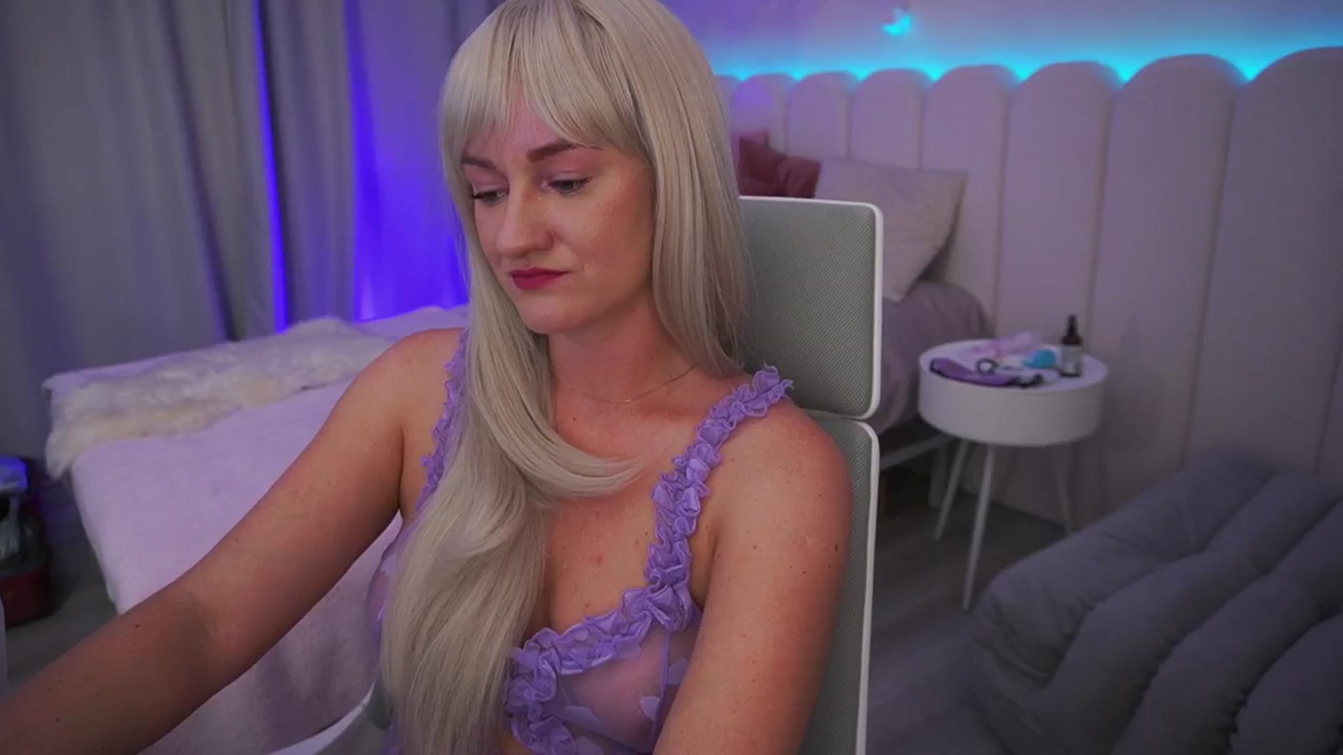 Gallery image thumbnail from Ice_Kitty_'s myfreecams stream on, 07/16/2024, 05:13 image 2 of 20