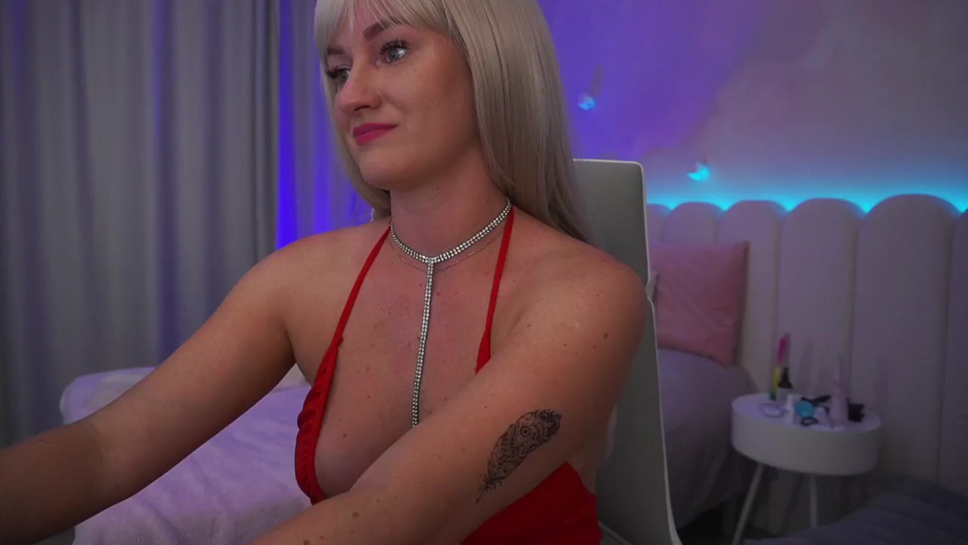 Gallery image thumbnail from Ice_Kitty_'s myfreecams stream on, 07/31/2024, 04:03 image 1 of 20