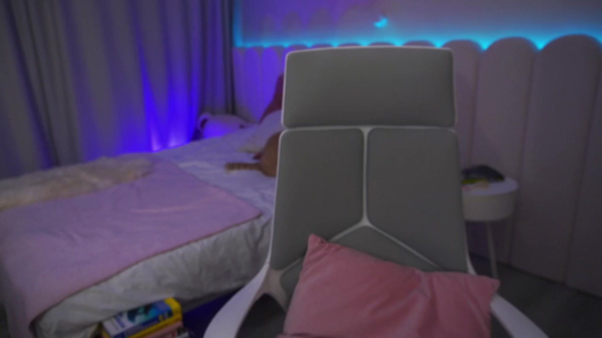 Gallery image thumbnail from Ice_Kitty_'s myfreecams stream on, 08/26/2024, 05:16 image 17 of 20