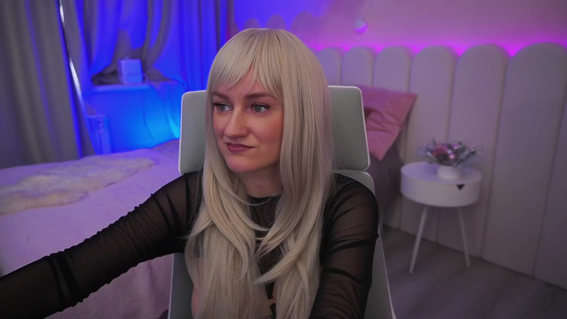 Gallery image thumbnail from Ice_Kitty_'s myfreecams stream on, 12/18/2024, 05:38 image 9 of 20