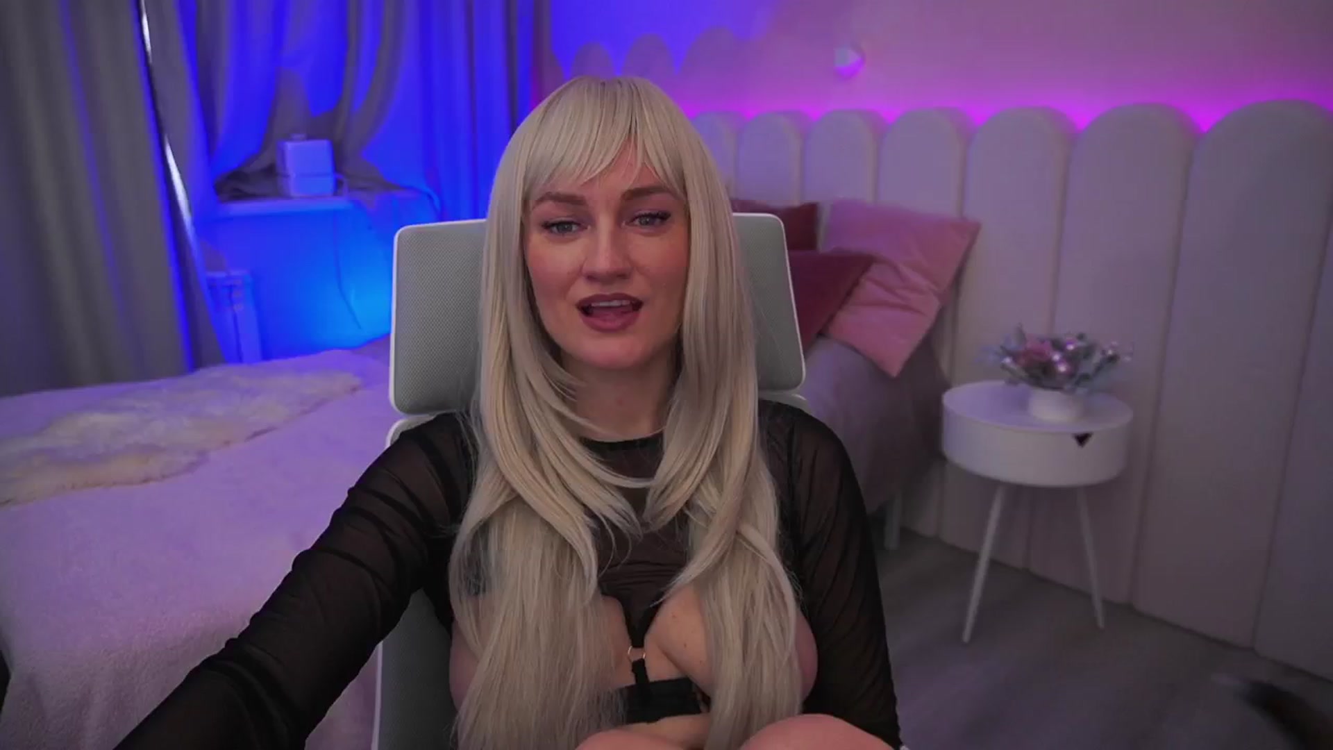 Gallery image thumbnail from Ice_Kitty_'s myfreecams stream on, 12/18/2024, 05:38 image 3 of 20