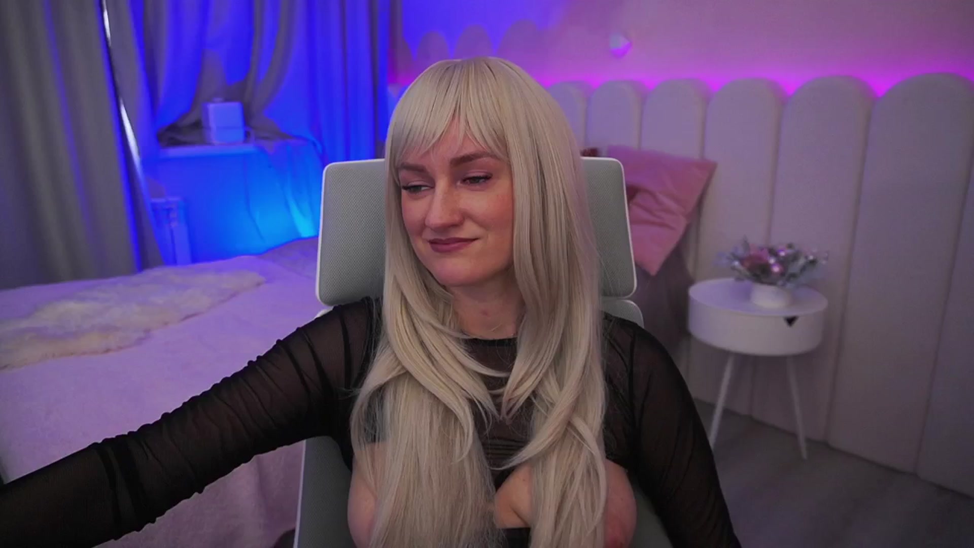 Gallery image thumbnail from Ice_Kitty_'s myfreecams stream on, 12/18/2024, 05:38 image 7 of 20
