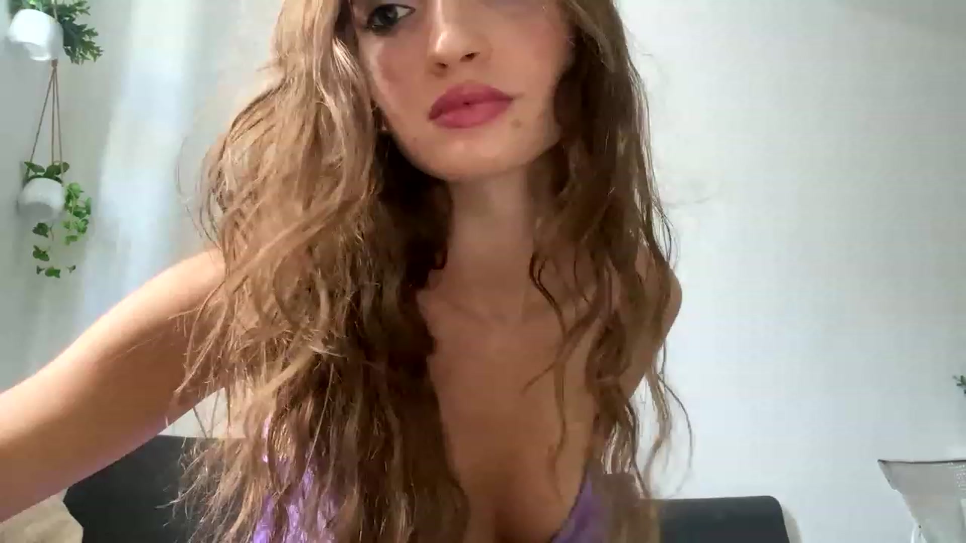 Gallery image thumbnail from Ice_Petal's myfreecams stream on, 11/17/2022, 17:09 image 6 of 20