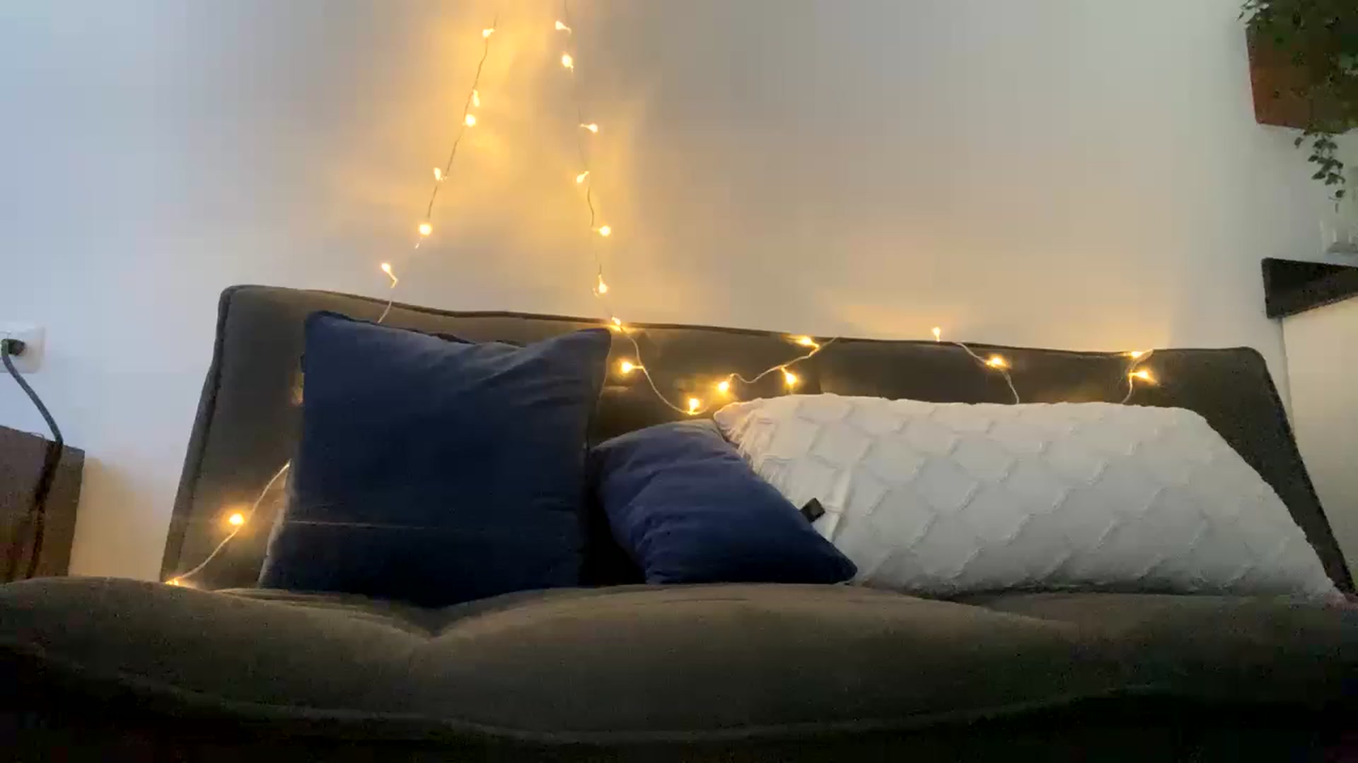 Gallery image thumbnail from Ice_Petal's myfreecams stream on, 11/26/2022, 20:52 image 17 of 20