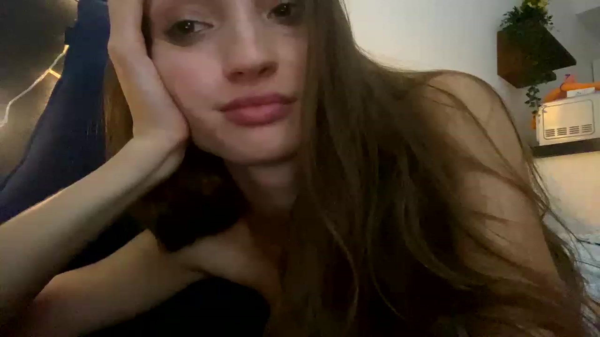 Gallery image thumbnail from Ice_Petal's myfreecams stream on, 11/29/2022, 01:54 image 19 of 20