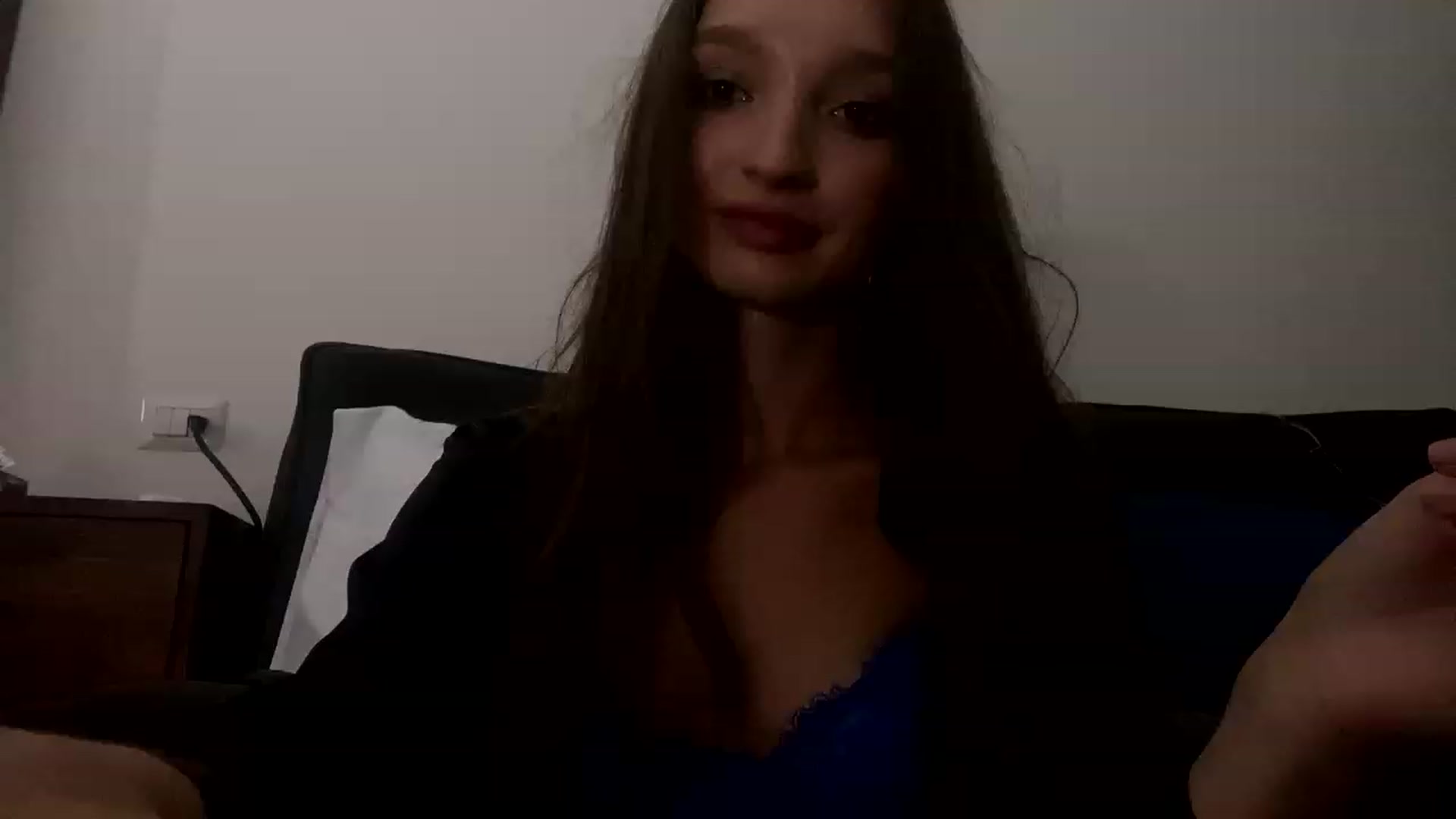 Gallery image thumbnail from Ice_Petal's myfreecams stream on, 12/16/2022, 19:37 image 18 of 20