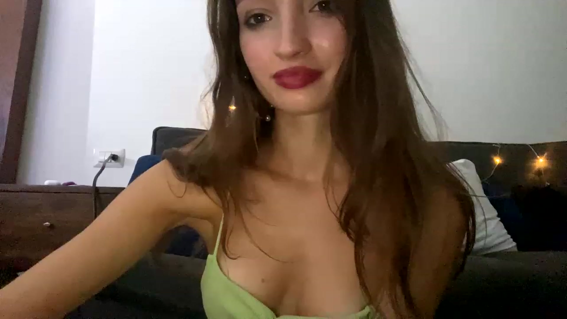 Gallery image thumbnail from Ice_Petal's myfreecams stream on, 12/21/2022, 19:19 image 6 of 20