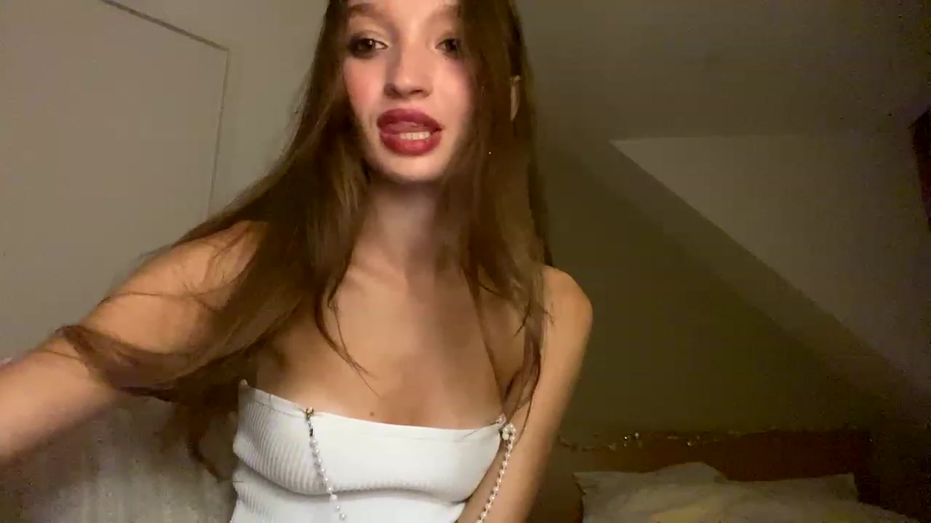 Gallery image thumbnail from Ice_Petal's myfreecams stream on, 12/28/2022, 17:12 image 11 of 20