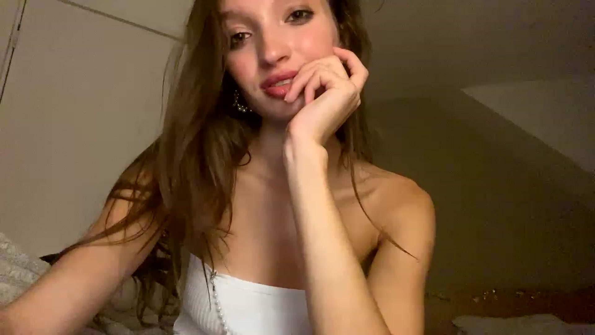 Gallery image thumbnail from Ice_Petal's myfreecams stream on, 12/29/2022, 24:24 image 18 of 20