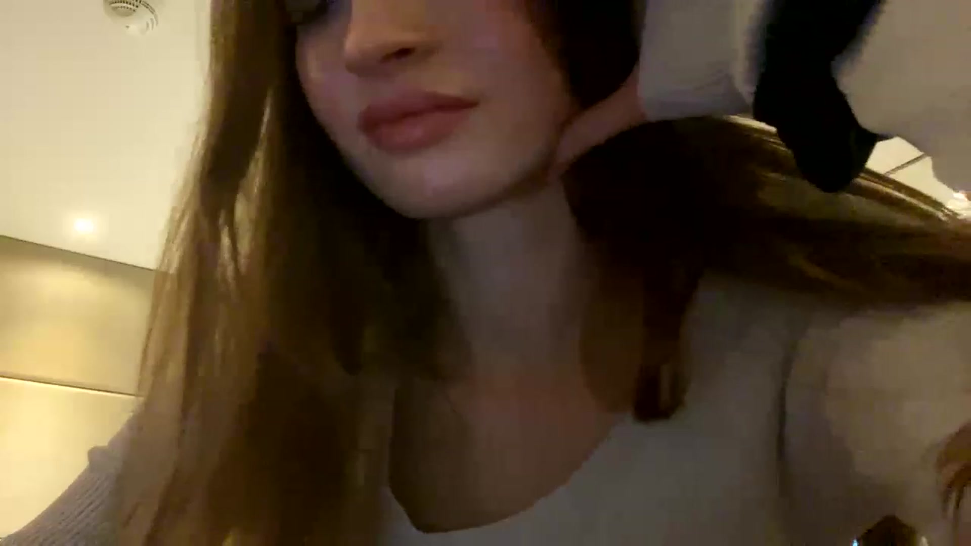 Gallery image thumbnail from Ice_Petal's myfreecams stream on, 01/18/2023, 14:53 image 3 of 20