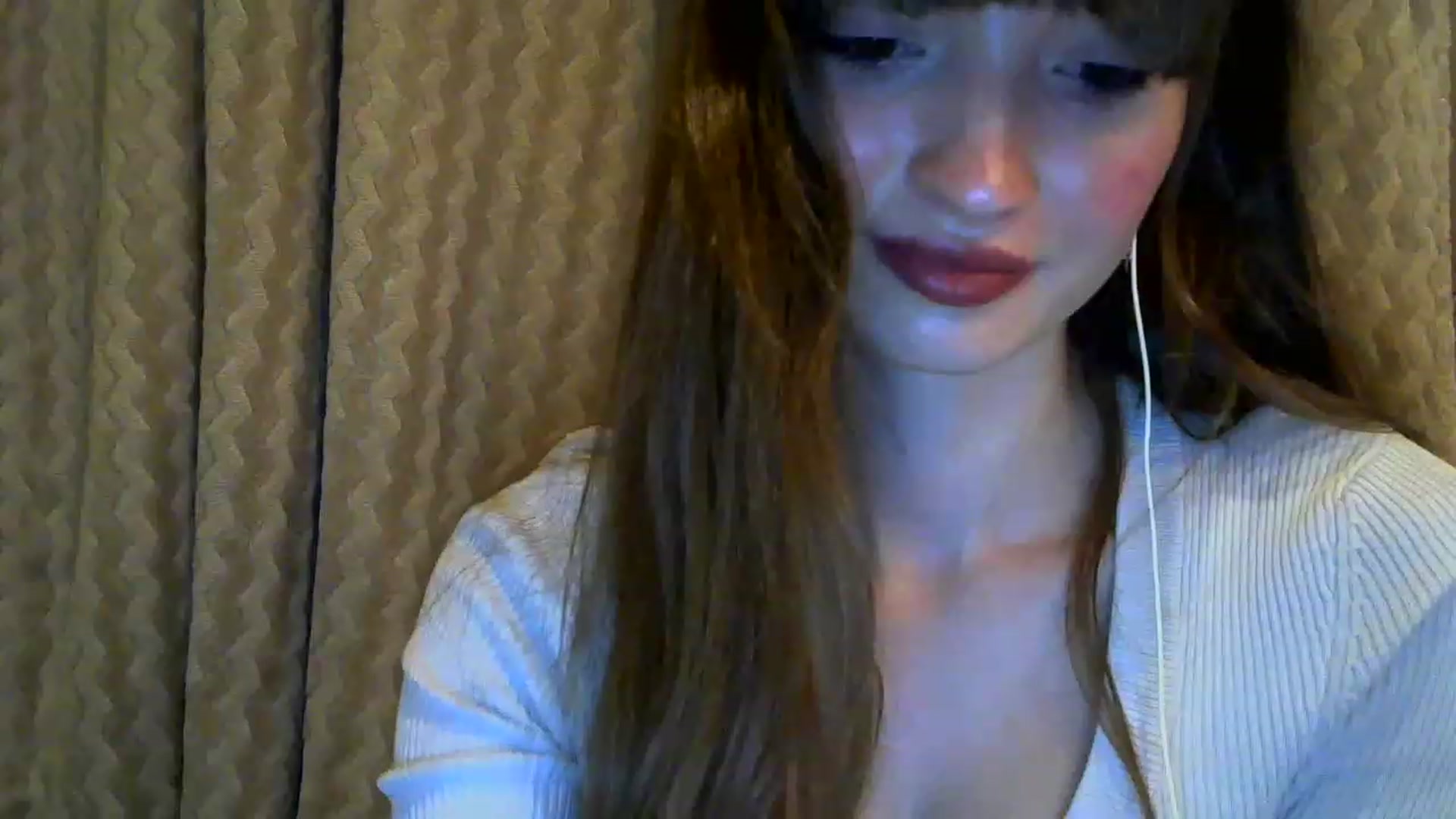 Gallery image thumbnail from Ice_Petal's myfreecams stream on, 04/01/2023, 17:22 image 9 of 20