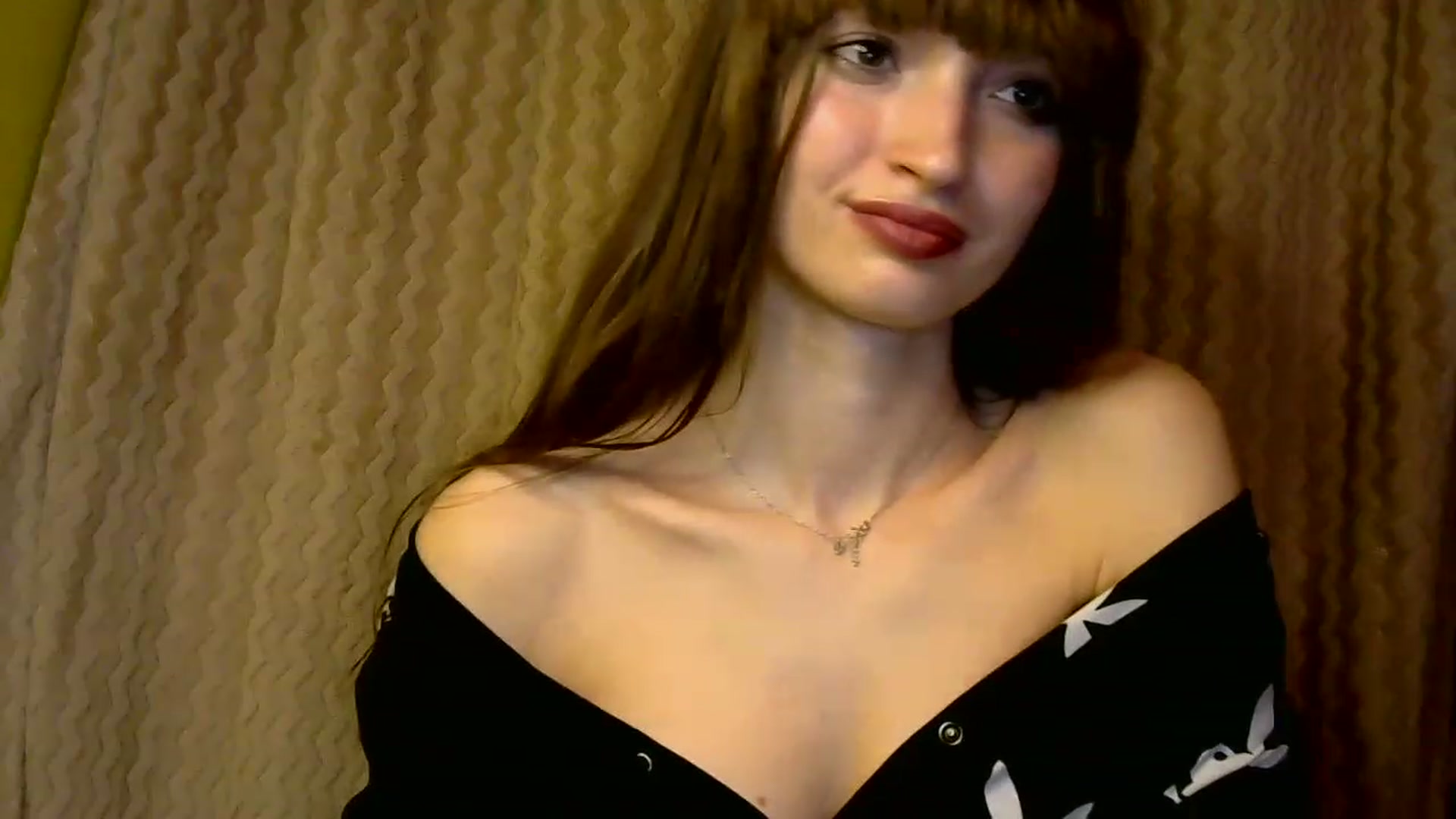 Gallery image thumbnail from Ice_Petal's myfreecams stream on, 04/12/2023, 19:01 image 19 of 20