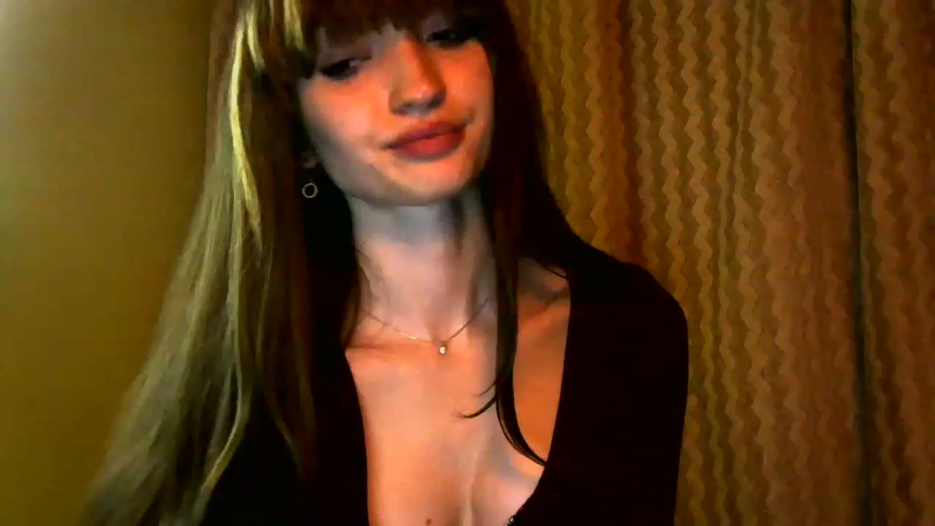 Gallery image thumbnail from Ice_Petal's myfreecams stream on, 04/17/2023, 18:01 image 4 of 20