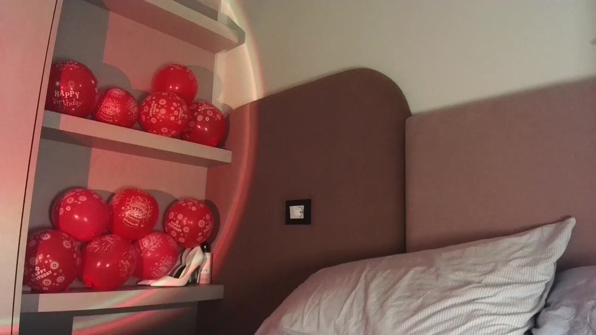 Gallery image thumbnail from Ice_Petal's myfreecams stream on, 03/22/2024, 21:04 image 19 of 20